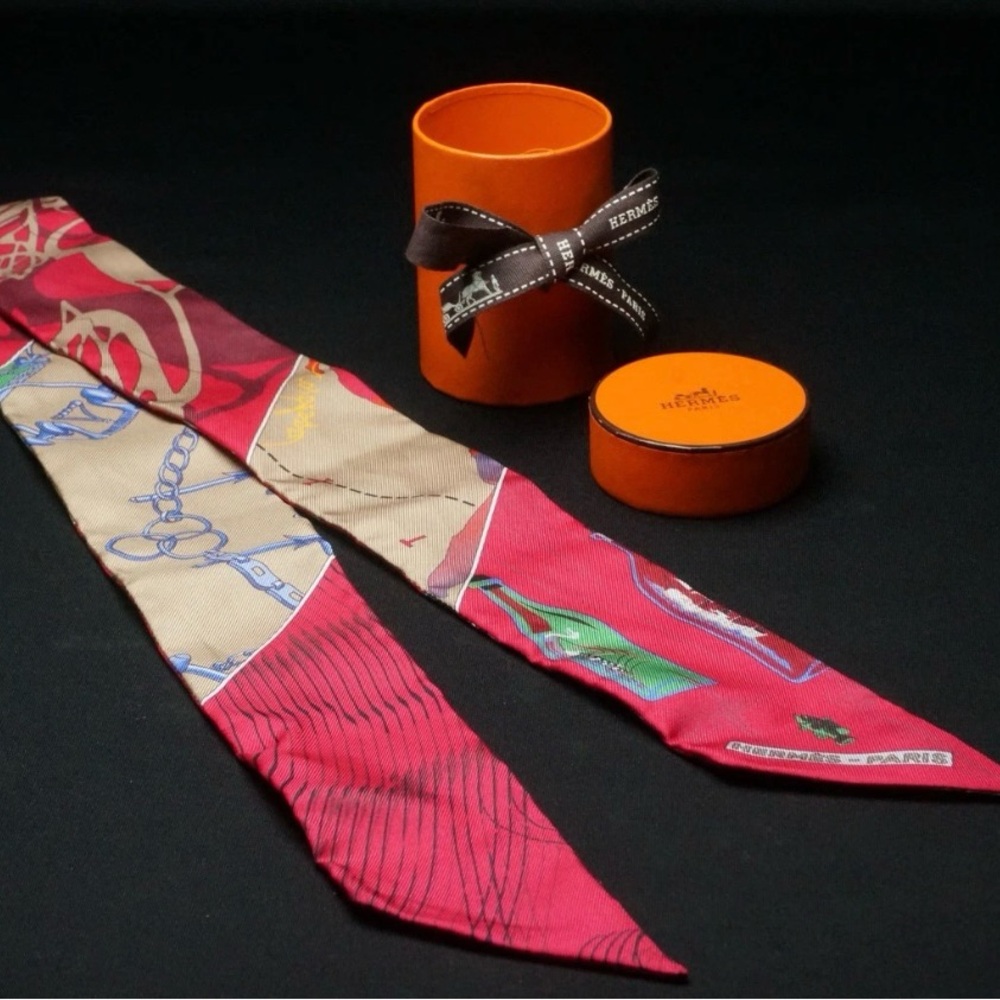 ♥️Sale♥️ Hermes Calache Mors et Bouteilles Twilly Scarf